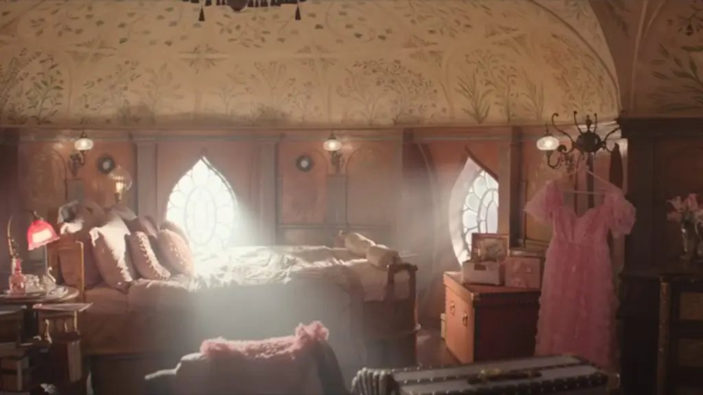 The dorm room in Wicked